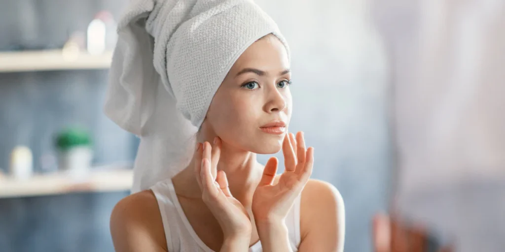 should i use a diferent towel on my face?
